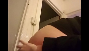 HORNY GAY 18YO FUCKS HIS ASS WITH A PENCIL