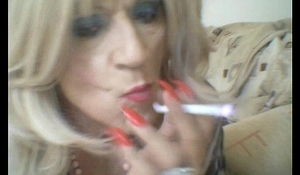 T girl smoking and wanking