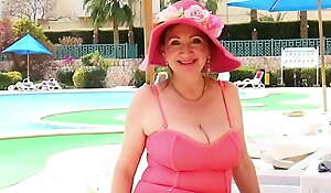 The Pink Pantheress: Granny Maria’s Flirty Fun in the Sun with Young Man and shows him all her private parts