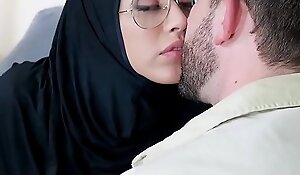 Exxxtrasmall - teen wearing hijab fucked