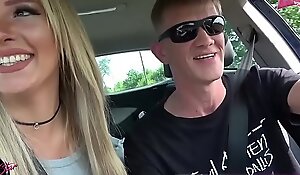 Deutsche amateur blonde schlampe beim outdoor fick auf dem auto